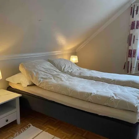 Semesterbostad Alfredhuset - Cosy House In